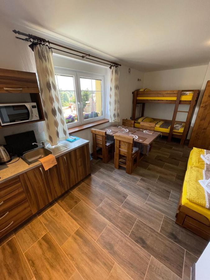 Maxovo Kralovstvi Apartment Rovensko pod Troskami Bagian luar foto