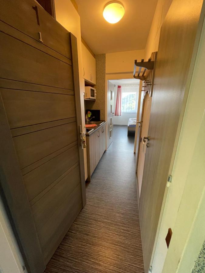 Maxovo Kralovstvi Apartment Rovensko pod Troskami Bagian luar foto