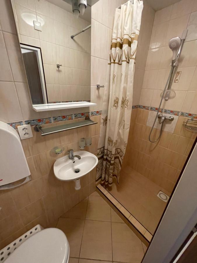 Maxovo Kralovstvi Apartment Rovensko pod Troskami Bagian luar foto