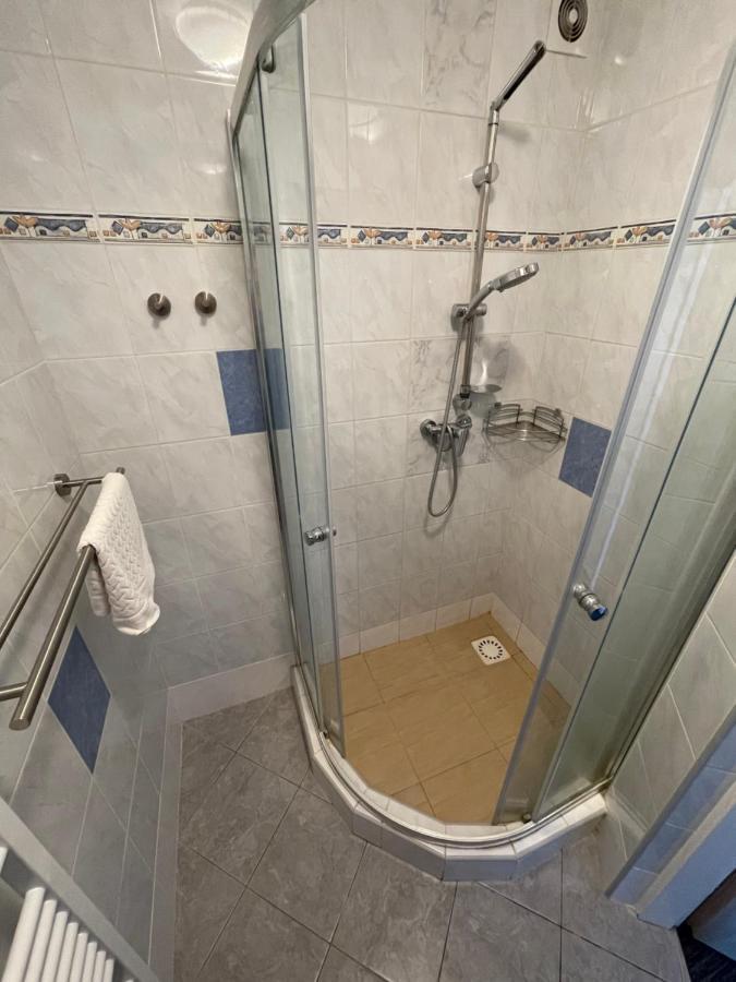 Maxovo Kralovstvi Apartment Rovensko pod Troskami Bagian luar foto