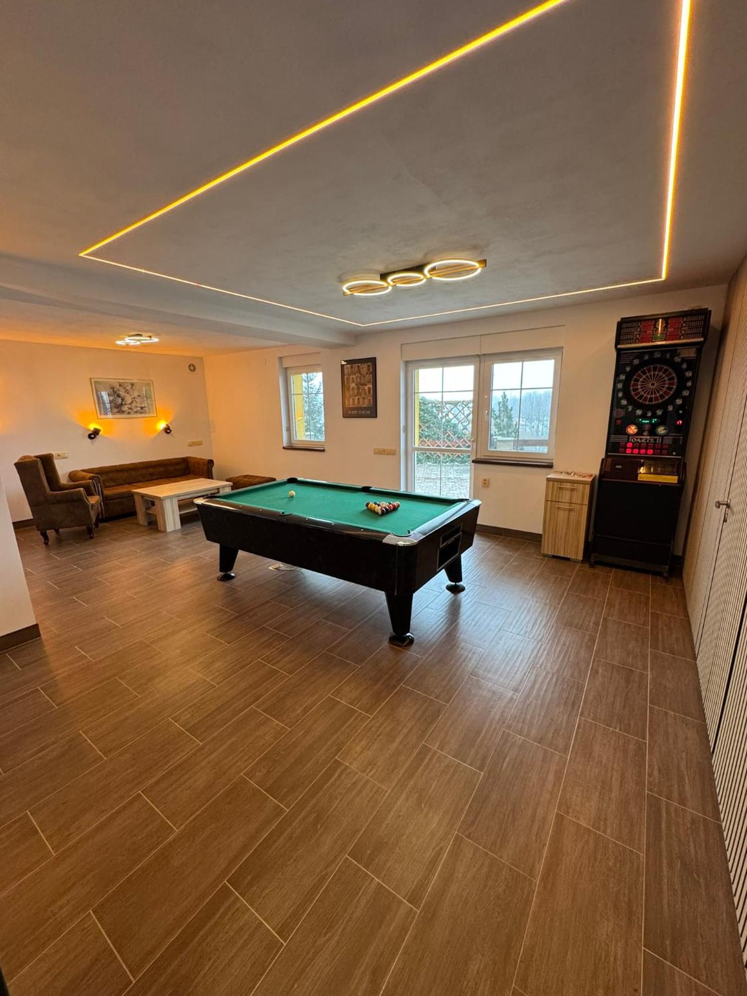 Maxovo Kralovstvi Apartment Rovensko pod Troskami Bagian luar foto